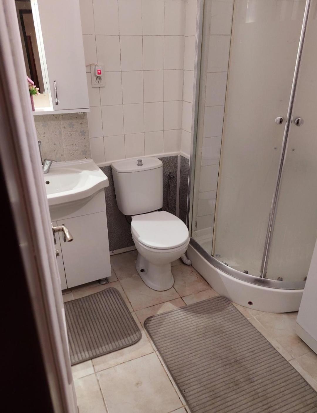 B.A.A Sabiha Goekcen Hostel Istanboel Buitenkant foto